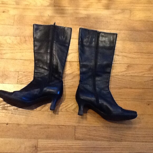 Kenneth Cole Reaction Kitten Heel Boots - Picture 4 of 7